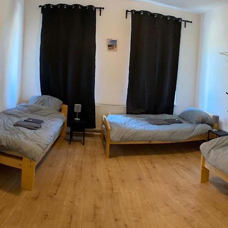 Worker Apartments Bernsdorf-Wiednitz Bagian luar foto